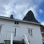 Reine Harbour 아파트